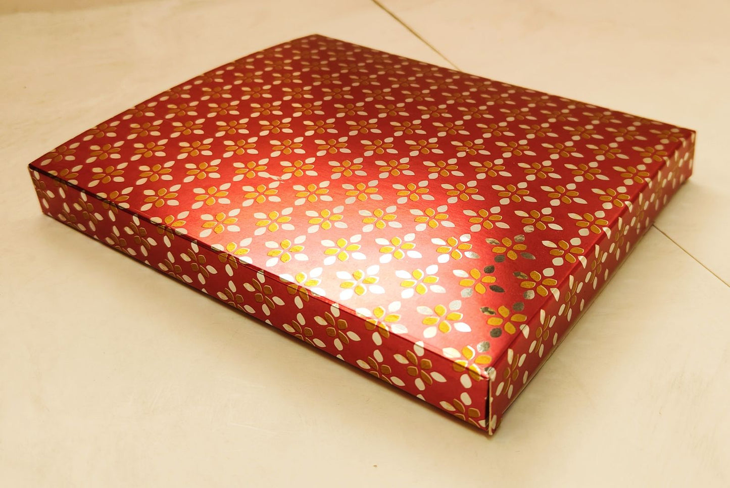 THIN RECTANGULAR GIFT HAMPER 7.5" X 6.5" X 1.5" (LxWxH) Packing = 7/pcs